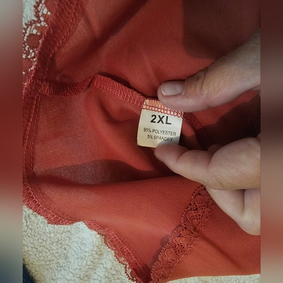 NWOT Racer Back Lace Trim Cami w/ Adjustable Staps - Picture 4 of 8